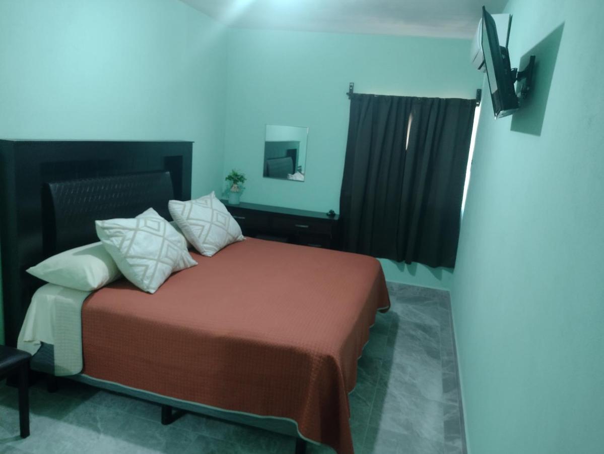 Hotel Prado'S Puerto San Carlos 外观 照片
