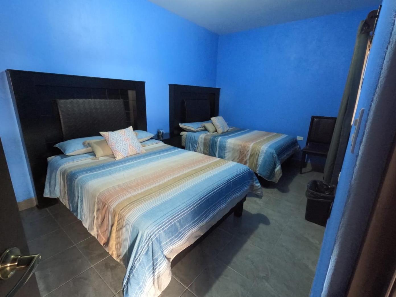 Hotel Prado'S Puerto San Carlos 外观 照片